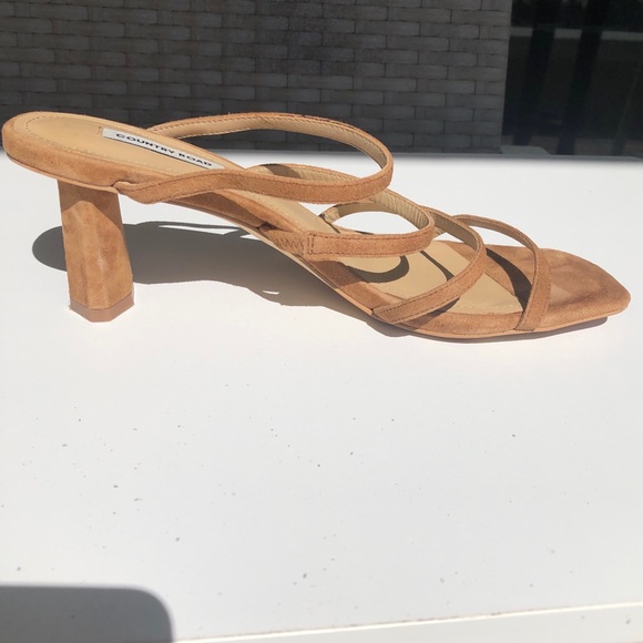 NEAR NEW COUNTRY ROAD Size 39 Tan Suede Cuban block heels - Picture 3 of 10
